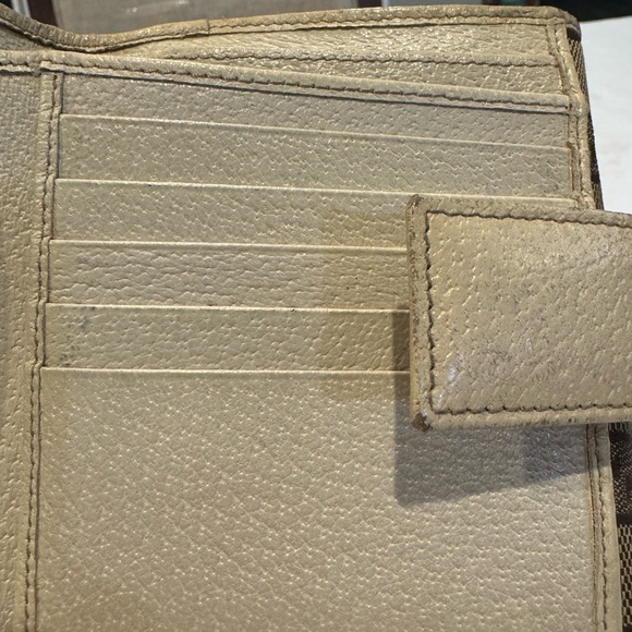 Authentic Gucci wallet - Picture 6 of 10